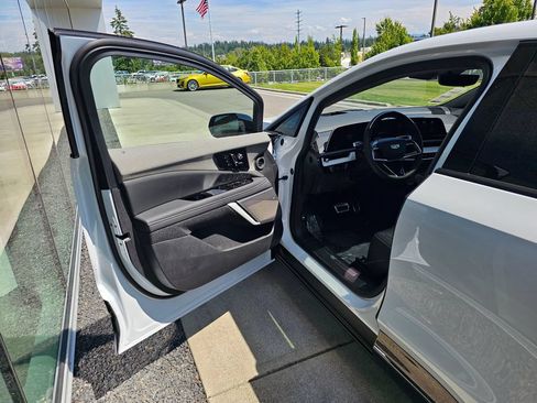 New 2026 Cadillac Optiq Sport 2 AWD/4WD image 18