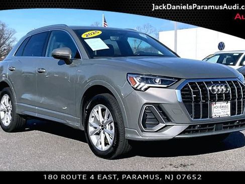 Used 2025 Audi Q3 2.0T Premium w/ Convenience Package image 9