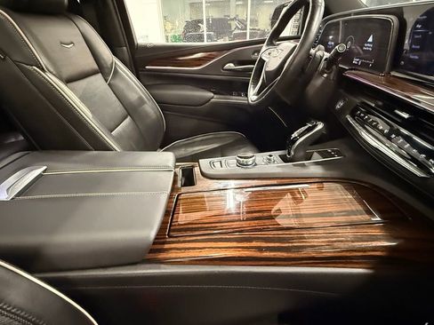 Used 2023 Cadillac Escalade Premium Luxury image 41
