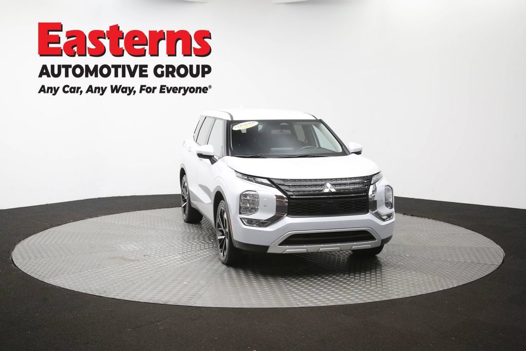 Used 2024 Mitsubishi Outlander SE AWD/4WD image 54