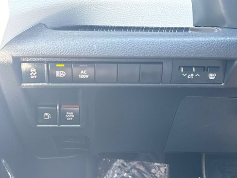 Used 2026 Toyota Sienna XSE AWD/4WD image 33