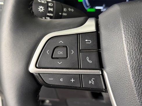 Used 2025 Toyota Highlander Platinum image 27