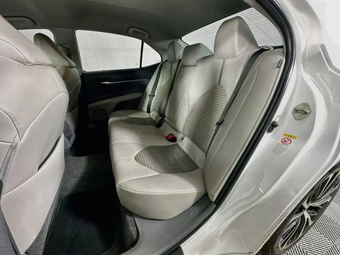 Used 2019 Toyota Camry SE FWD image 25