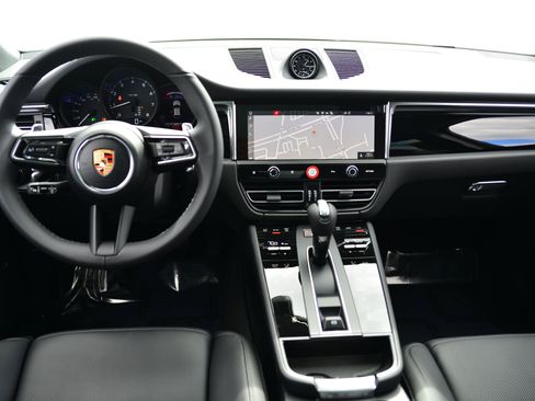 Used 2026 Porsche Macan AWD/4WD image 15