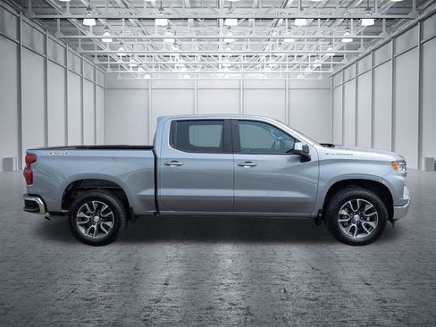 Used 2024 Chevrolet Silverado 1500 LT AWD/4WD image 6