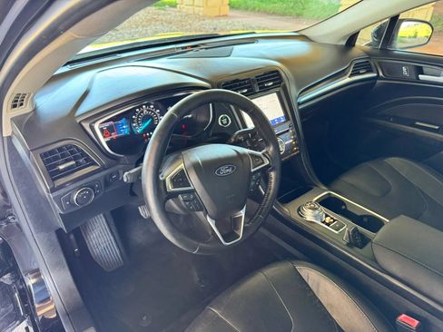 Used 2020 Ford Fusion Titanium AWD/4WD image 10