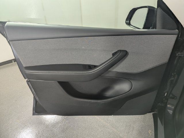 Used 2026 Tesla Model Y 2WD image 13