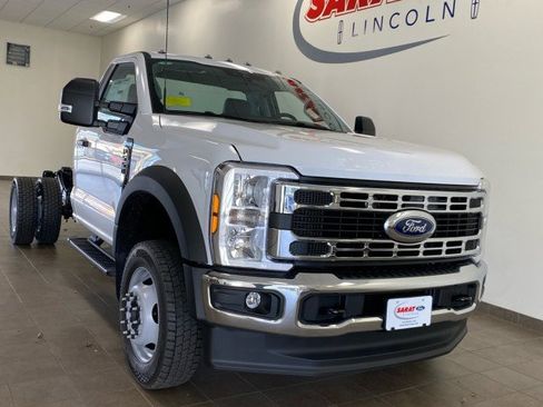New 2026 Ford F550 4x4 Regular Cab Super Duty w/ XL Chrome Package image 2