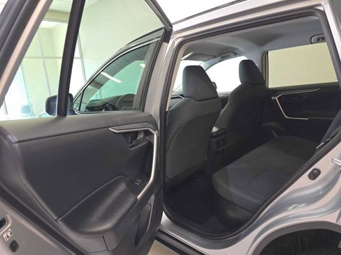 Used 2019 Toyota RAV4 LE w/ Carpet Mat Package AWD/4WD image 23