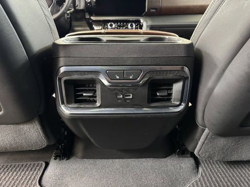 Used 2024 GMC Sierra 2500 Denali Ultimate image 18
