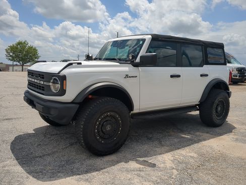 Certified 2022 Ford Bronco 4-Door AWD/4WD image 6