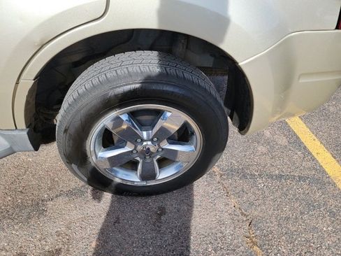 Used 2010 Ford Escape Limited image 8