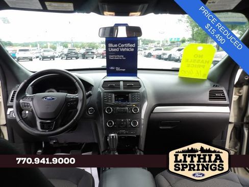 Certified 2018 Ford Explorer XLT FWD image 14