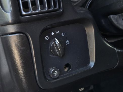 Used 2005 Chevrolet Express 3500 image 14