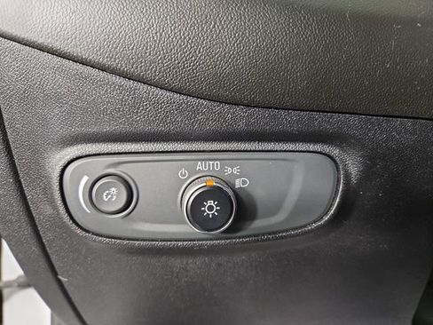 Used 2019 Chevrolet Equinox LT image 28