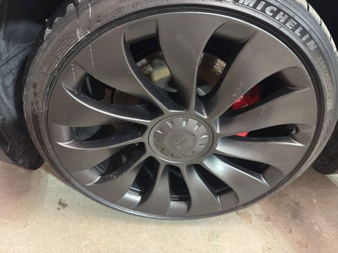 Used 2022 Tesla Model Y Performance image 31