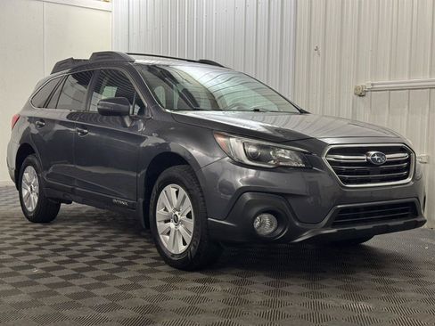 Used 2019 Subaru Outback 2.5i Premium AWD/4WD image 6