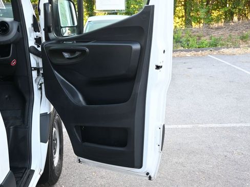 Used 2025 Mercedes-Benz Sprinter 2500 image 28