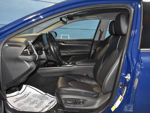 Used 2023 Toyota Camry XSE image 6