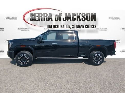 Used 2025 GMC Sierra 2500 Denali Ultimate w/ Max Trailering Package image 6