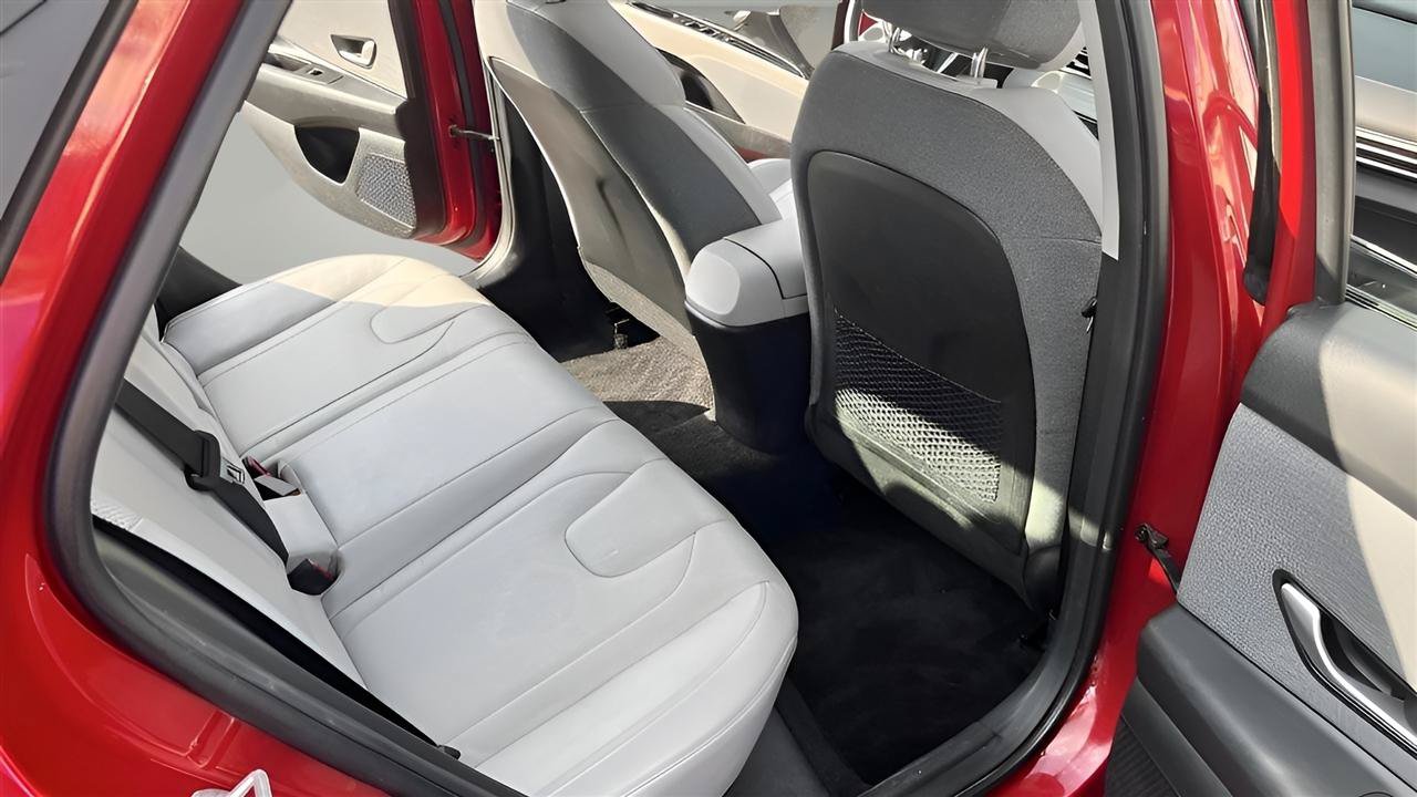 Used 2023 Hyundai Elantra Limited w/ Cargo Package FWD image 24
