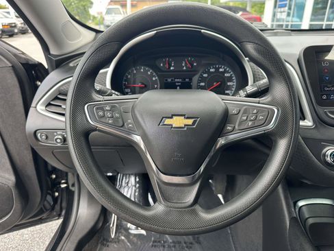 Used 2025 Chevrolet Malibu LT FWD image 14