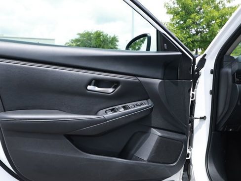 Used 2024 Nissan Sentra SV FWD image 21