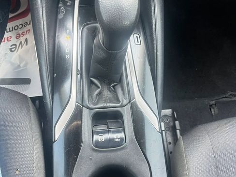 Used 2020 Toyota Corolla LE image 15