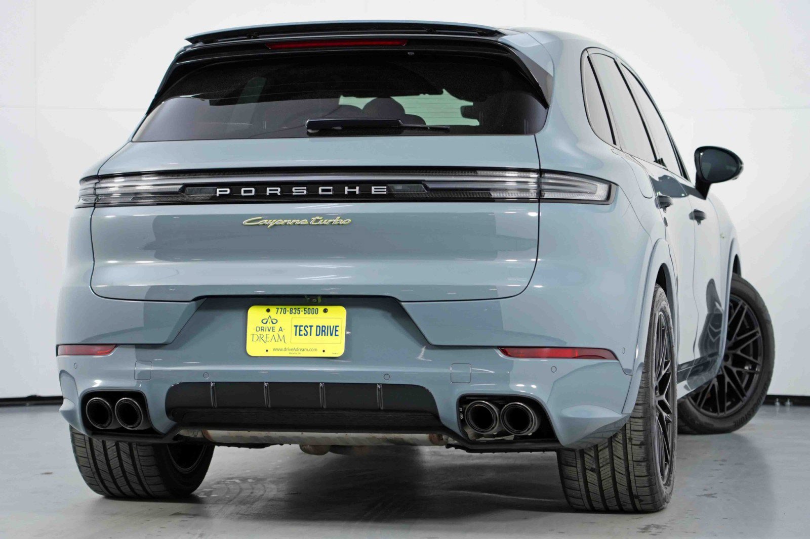 Used 2024 Porsche Cayenne Turbo AWD/4WD image 5