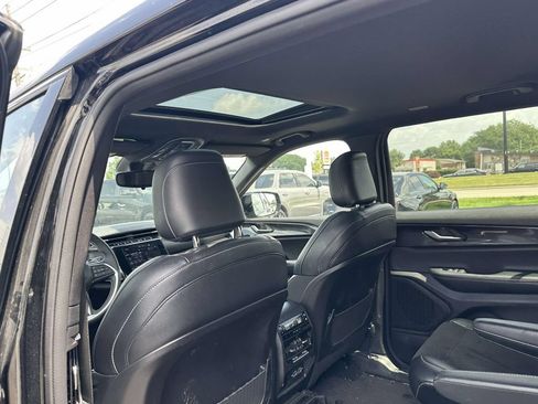 Used 2023 Jeep Grand Cherokee L Laredo AWD/4WD image 15