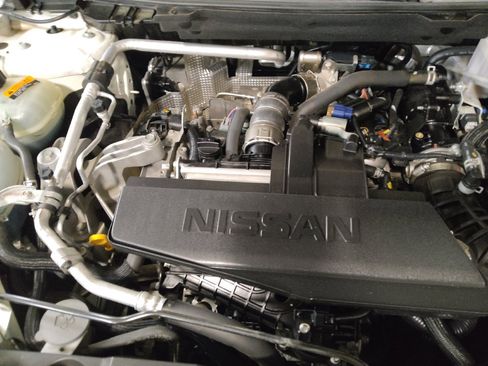 Used 2024 Nissan Rogue S AWD/4WD image 30