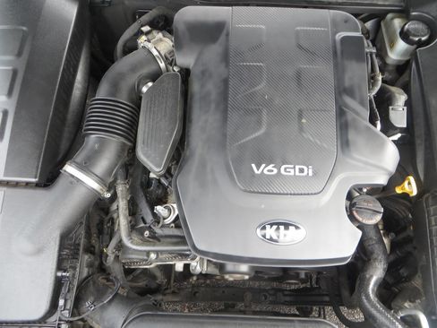 Used 2016 Kia K900 Luxury image 10