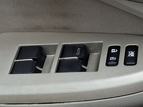 Used 2010 Toyota Corolla LE FWD image 25