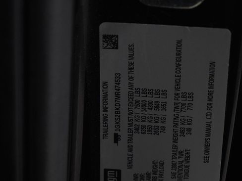 Used 2021 GMC Yukon SLT w/ SLT Premium Package image 32