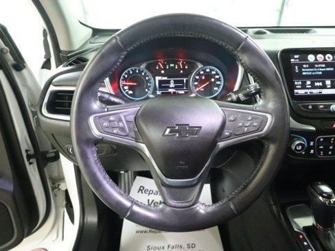 Used 2018 Chevrolet Equinox LT w/ Sun & Infotainment Package FWD image 20