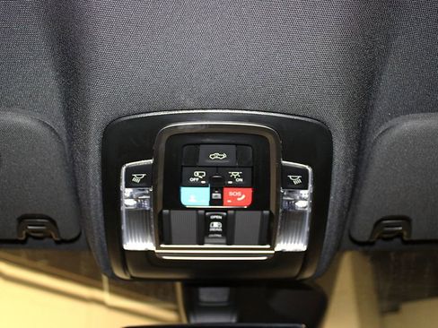 New 2026 RAM 1500 4x4 Crew Cab image 24