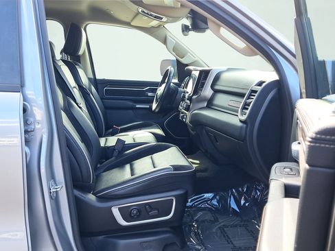 Used 2021 RAM 1500 Laramie AWD/4WD image 16