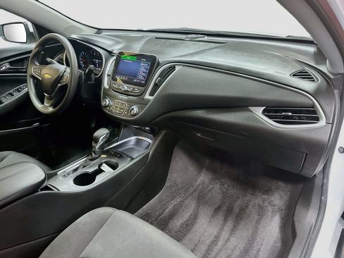 Used 2025 Chevrolet Malibu LT FWD image 29