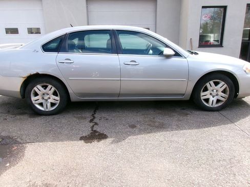 Used 2007 Chevrolet Impala LT image 3