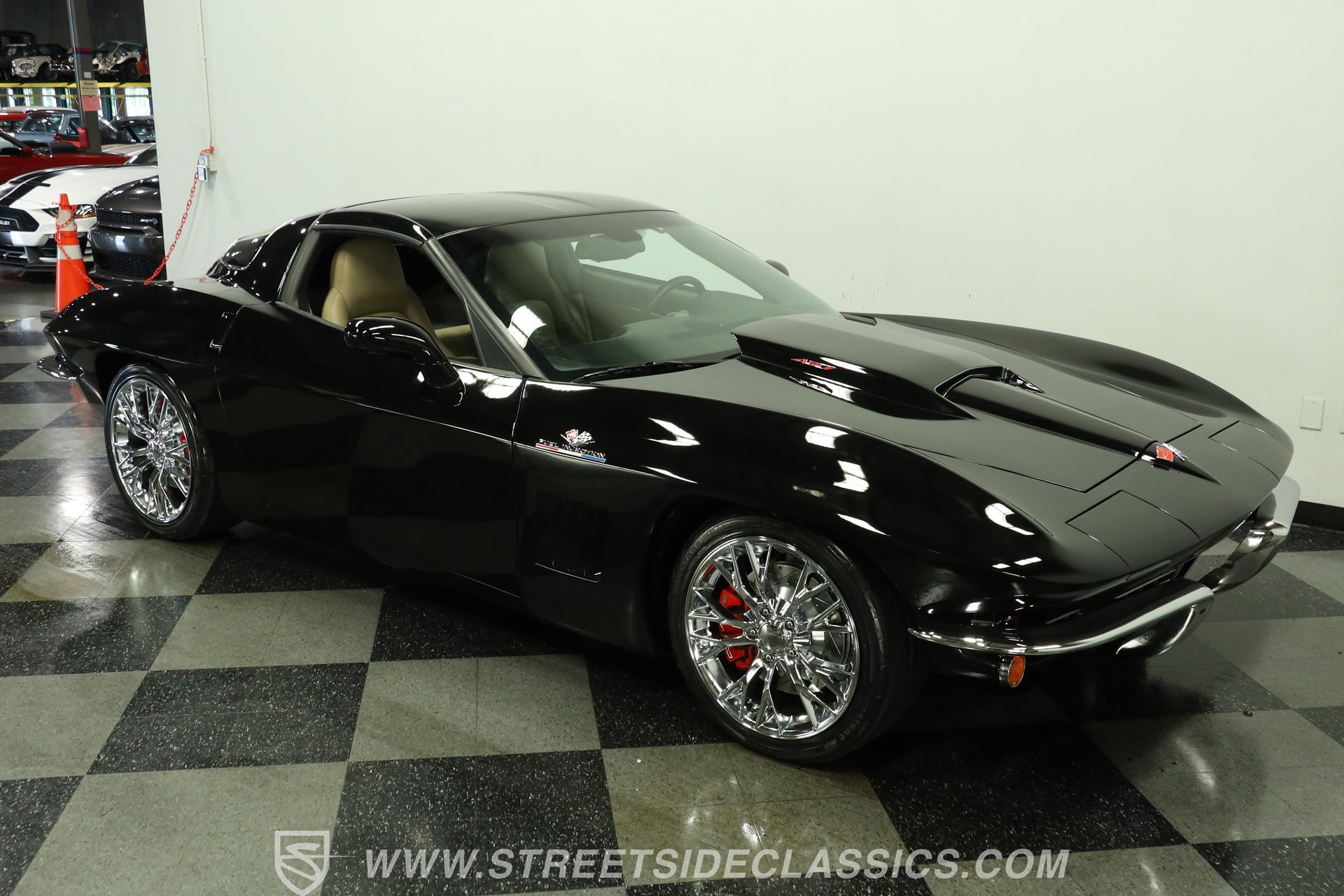Used 2005 Chevrolet Corvette Coupe w/ Preferred Equipment Group RWD image 14