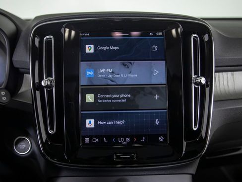 Used 2025 Volvo XC40 B5 Plus image 30