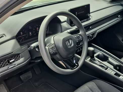 Used 2025 Honda Accord SE image 12