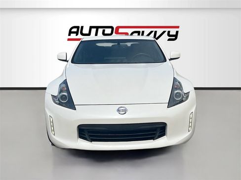 Used 2018 Nissan 370Z w/ Sport Package image 2