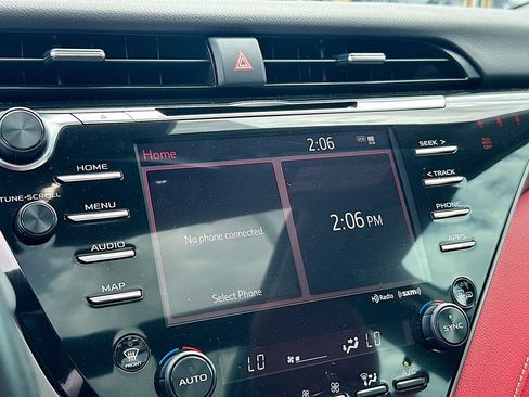 Used 2020 Toyota Camry XSE FWD image 13