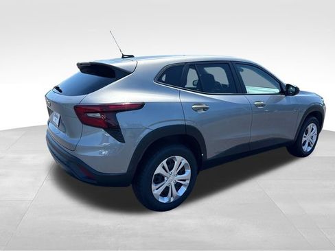 Used 2024 Chevrolet Trax LS FWD image 5