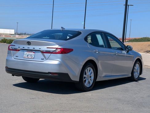 Used 2025 Toyota Camry LE w/ Convenience Package image 13