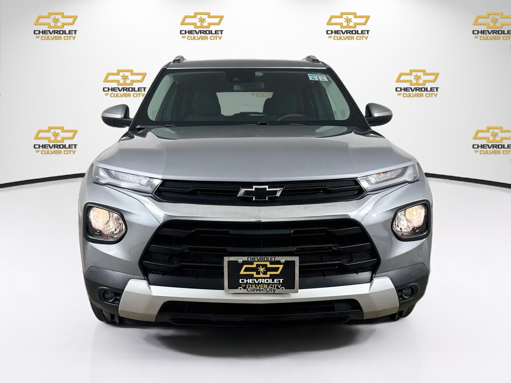 Used 2023 Chevrolet TrailBlazer LT FWD image 2