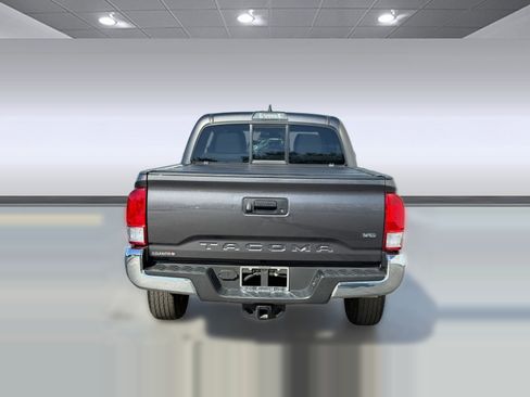 Used 2016 Toyota Tacoma SR5 image 9