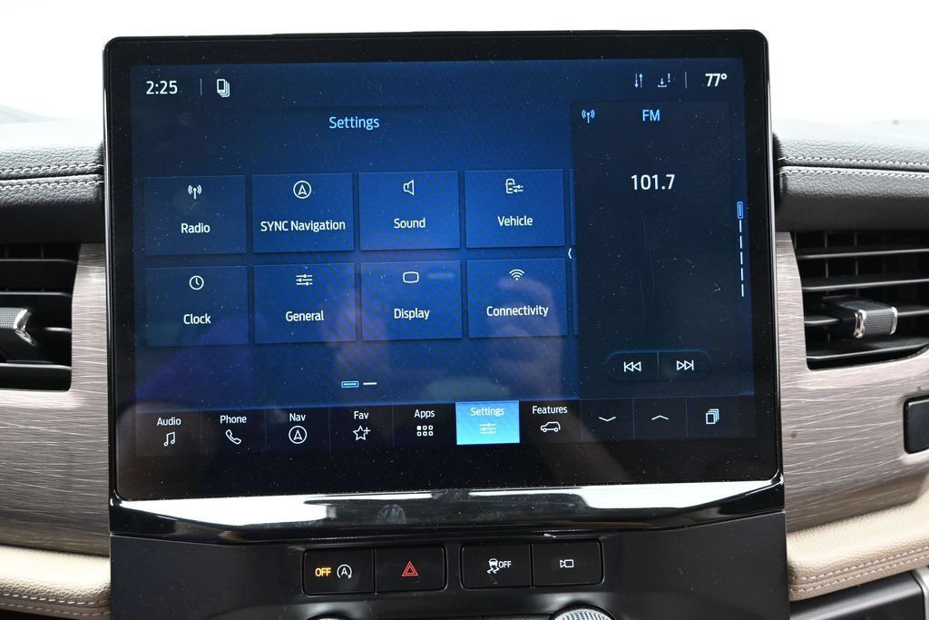 Used 2024 Ford Expedition Limited AWD/4WD image 38