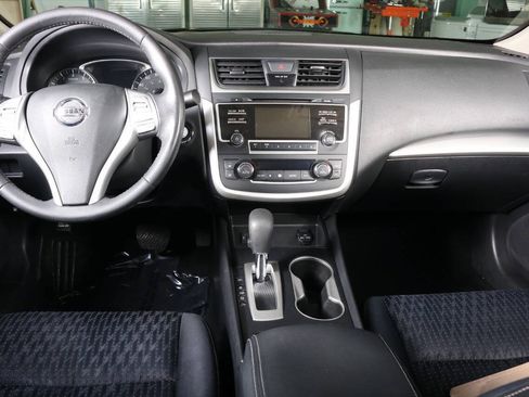 Used 2017 Nissan Altima 2.5 SV FWD image 14